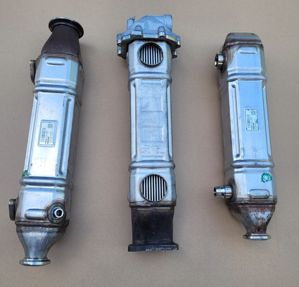 CHŁODNICA EGR MAN TGX TGS TGM ORYGINAŁ 51.08152-5013 , 51.08152-5011 CHWALIM116 - EGR охладител за Камион: снимка 4 CHŁODNICA EGR MAN TGX TGS TGM ORYGINAŁ 51.08152-5013 , 51.08152-5011 CHWALIM116 - EGR охладител за Камион: снимка 4