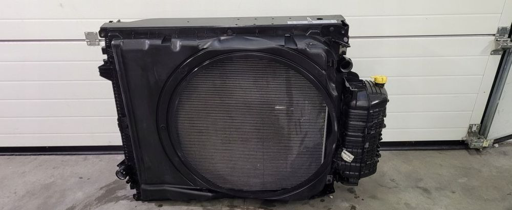 CHŁODNICE MAN TGX E6 MAHLE 98CM SZCZELNE - Радиатор: снимка 1 CHŁODNICE MAN TGX E6 MAHLE 98CM SZCZELNE - Радиатор: снимка 1