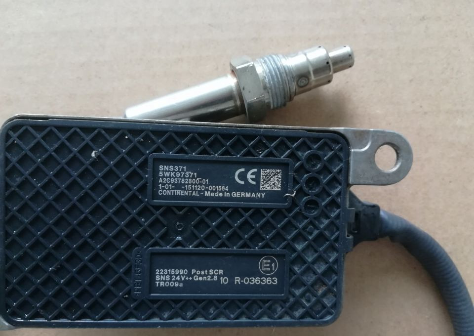 CZUJNIK NOX VOLVO 22315990 - Сензор за Камион: снимка 1 CZUJNIK NOX VOLVO 22315990 - Сензор за Камион: снимка 1
