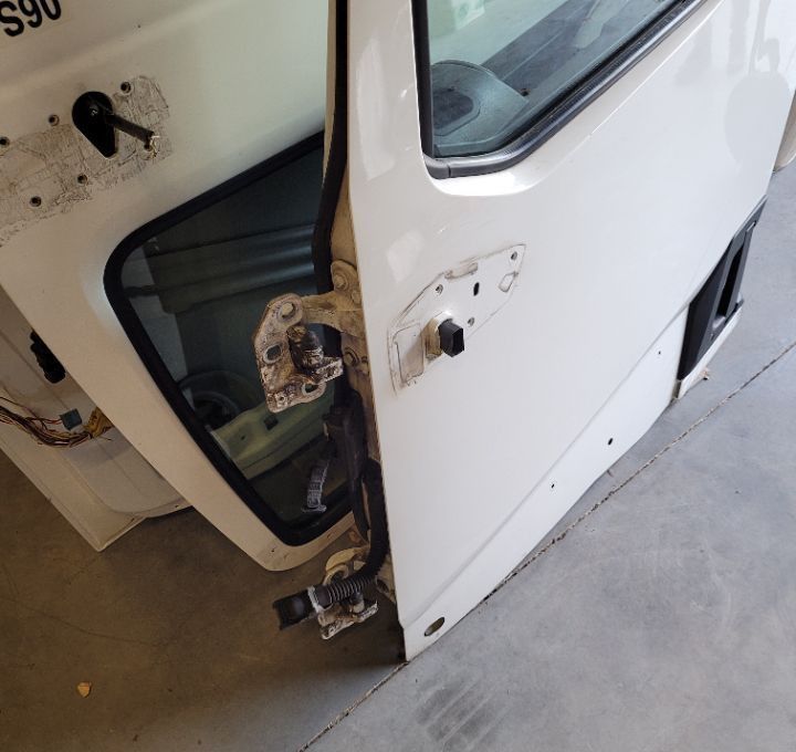 DRZWI LEWE RENAULT RANGE T GAMA - Врата и части за Камион: снимка 3 DRZWI LEWE RENAULT RANGE T GAMA - Врата и части за Камион: снимка 3