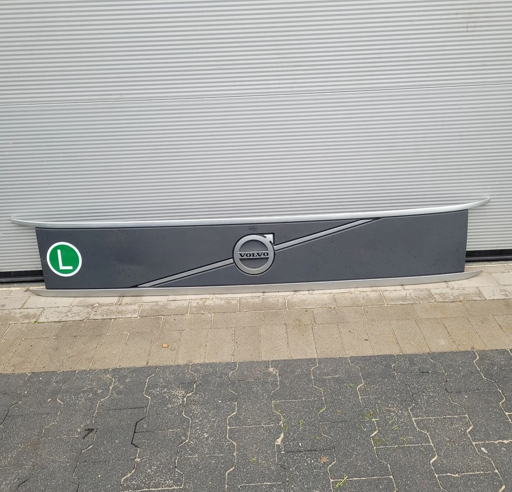 GRILL VOLVO FH5 ORYGINAŁ 84222354 CHWALIM116 - Радиаторна решетка за Камион: снимка 1 GRILL VOLVO FH5 ORYGINAŁ 84222354 CHWALIM116 - Радиаторна решетка за Камион: снимка 1