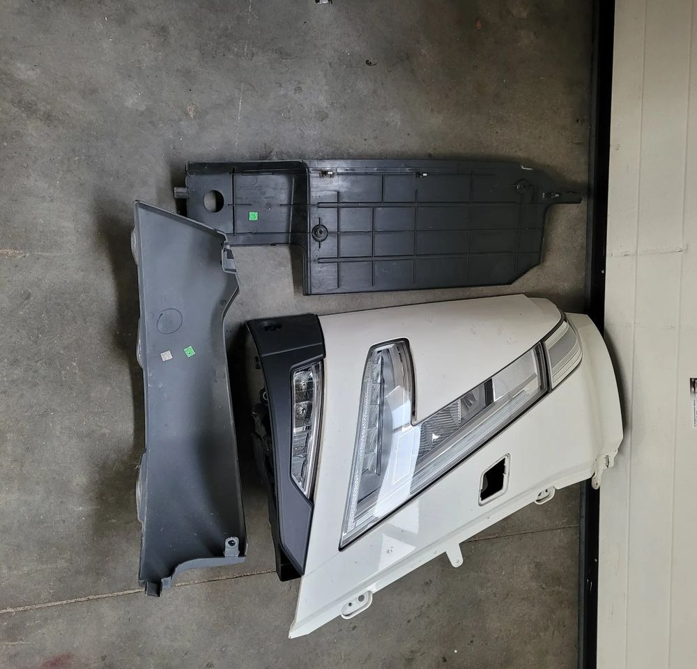 LAMPA GARNEK ZDERZAK VOLVO FH5 PRAWA ORYGINAŁ CHWALIM116 - Светлина/ Осветление за Камион: снимка 2 LAMPA GARNEK ZDERZAK VOLVO FH5 PRAWA ORYGINAŁ CHWALIM116 - Светлина/ Осветление за Камион: снимка 2