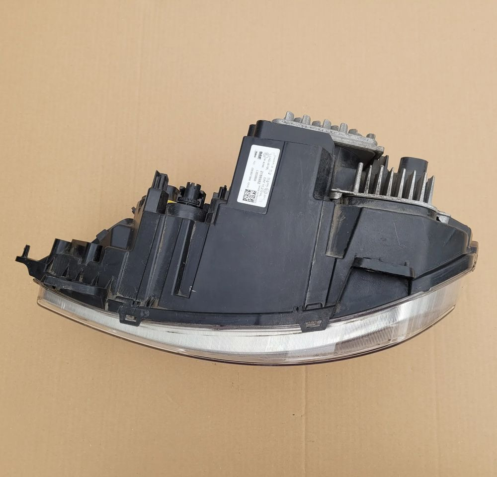 LAMPA LED DAF XG XD LEWA ORYGINAŁ 2188982 CHWALIM116 - Светлина/ Осветление за Камион: снимка 2 LAMPA LED DAF XG XD LEWA ORYGINAŁ 2188982 CHWALIM116 - Светлина/ Осветление за Камион: снимка 2