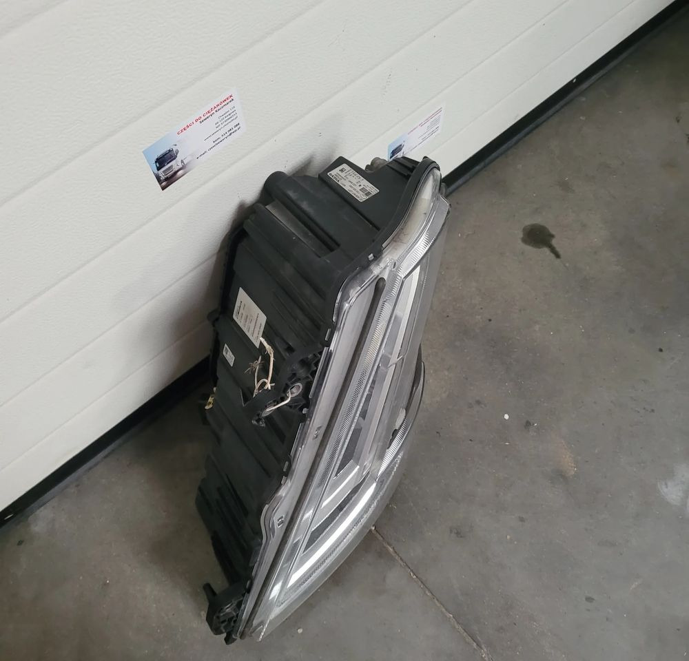 LAMPA LED LH. VOLVO FH5 23752680 ORYGINAŁ CHWALIM116 - Светлина/ Осветление за Камион: снимка 3 LAMPA LED LH. VOLVO FH5 23752680 ORYGINAŁ CHWALIM116 - Светлина/ Осветление за Камион: снимка 3