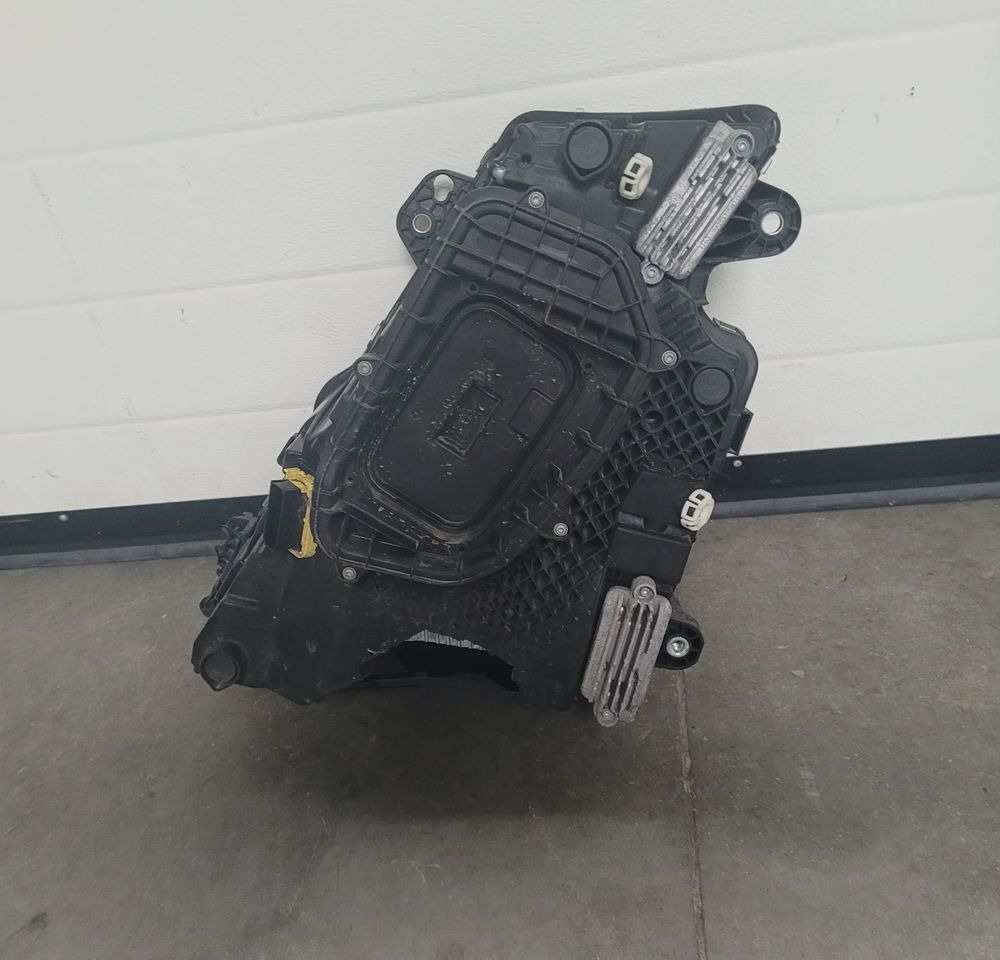 LAMPA LED VOLVO FH5 PRAWA OM 24056510 ORYGINAL CHWALIM116 - Светлина/ Осветление за Камион: снимка 4 LAMPA LED VOLVO FH5 PRAWA OM 24056510 ORYGINAL CHWALIM116 - Светлина/ Осветление за Камион: снимка 4