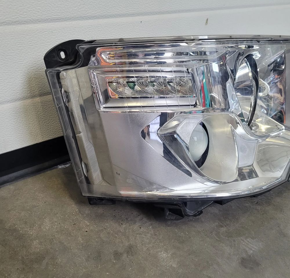 LAMPA LEWA RANGE T RENAULT LED OM 7482251329 - Каросерия и екстериор за Камион: снимка 3 LAMPA LEWA RANGE T RENAULT LED OM 7482251329 - Каросерия и екстериор за Камион: снимка 3