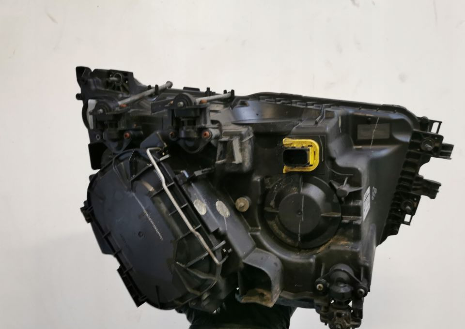 LAMPA MERCEDES ACTROS ANTOS XENON mp4 A9608202639 - Преден фар за Камион: снимка 2 LAMPA MERCEDES ACTROS ANTOS XENON mp4 A9608202639 - Преден фар за Камион: снимка 2