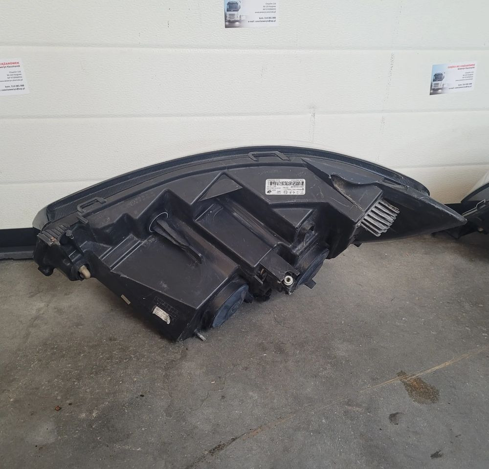 LAMPY RENAULT MASTER 3 ORYGINAŁ CHWALIM116 USZKODZONE - Светлина/ Осветление за Лекотоварен автомобил: снимка 4 LAMPY RENAULT MASTER 3 ORYGINAŁ CHWALIM116 USZKODZONE - Светлина/ Осветление за Лекотоварен автомобил: снимка 4