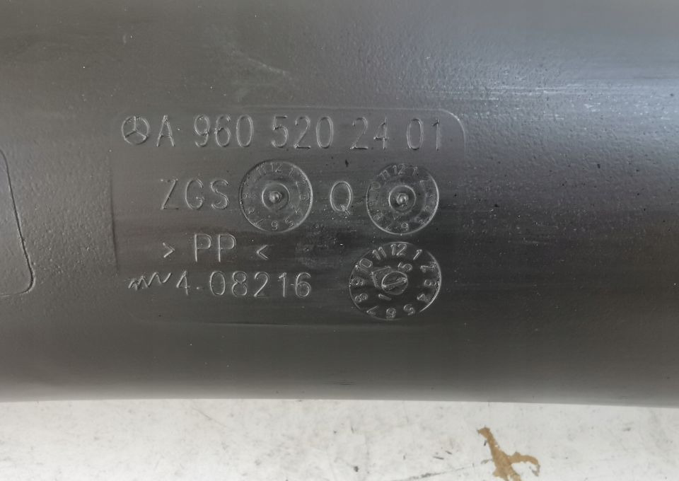 Łącznik filtra MERCEDES ACTROS MP4 A960 520 24 01 - Въздушен филтър: снимка 2 Łącznik filtra MERCEDES ACTROS MP4 A960 520 24 01 - Въздушен филтър: снимка 2