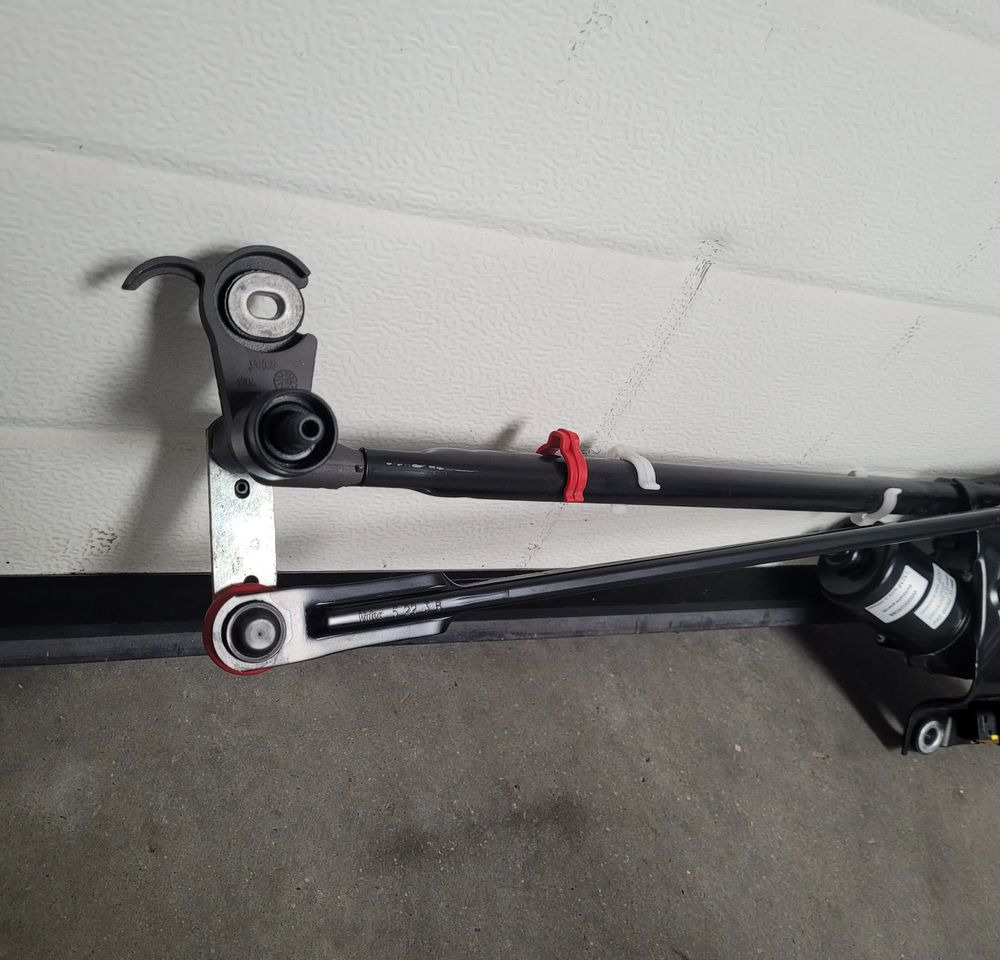 MECHANIZM WYCIERACZEK VOLVO FH4 FH5 ORYGINAŁ NOWY CHWALIM116 - Чистачка за Камион: снимка 2 MECHANIZM WYCIERACZEK VOLVO FH4 FH5 ORYGINAŁ NOWY CHWALIM116 - Чистачка за Камион: снимка 2