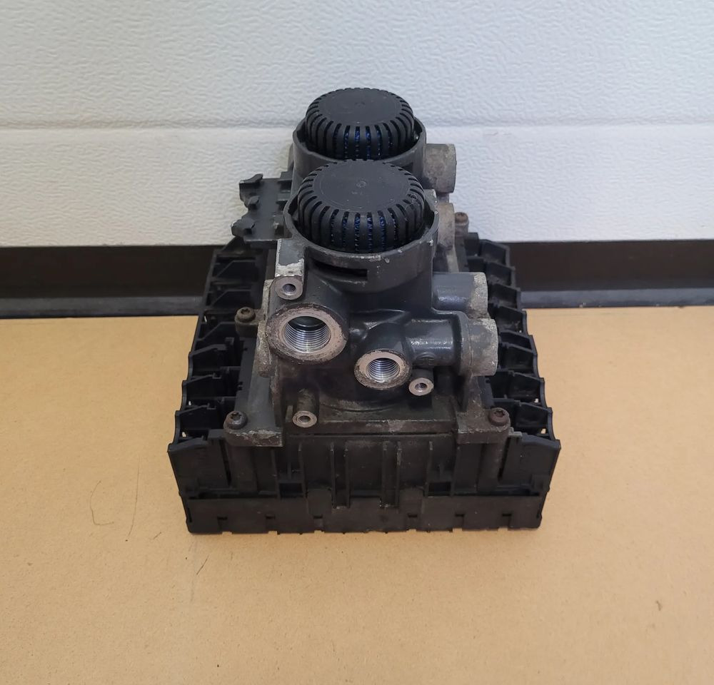 MODULATOR WABCO TEBS-E3 174738 CHWALIM116 - Части на спирачната система за Камион: снимка 2 MODULATOR WABCO TEBS-E3 174738 CHWALIM116 - Части на спирачната система за Камион: снимка 2