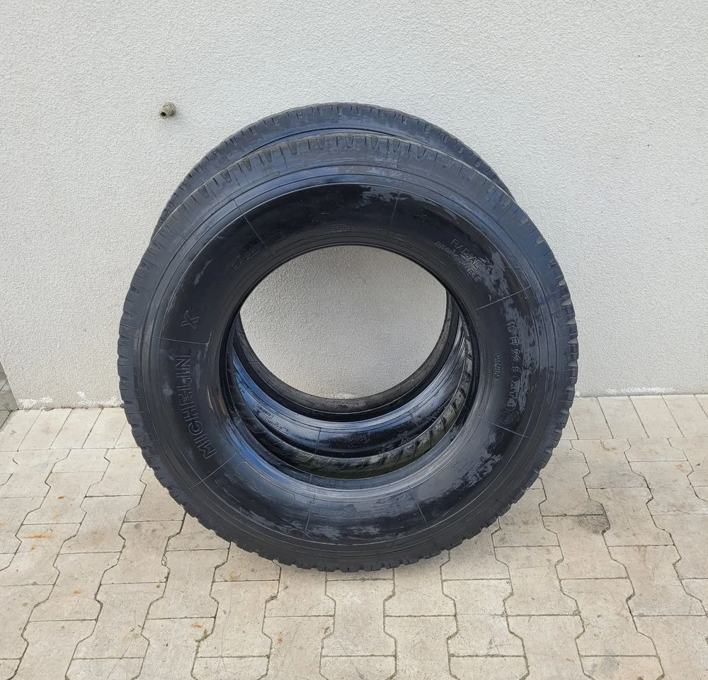 OPONA 10R 22.5 XT4 MICHELIN CENA ZA 1SZT - Гума за Камион: снимка 1 OPONA 10R 22.5 XT4 MICHELIN CENA ZA 1SZT - Гума за Камион: снимка 1