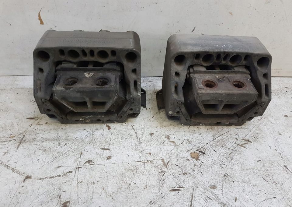 PODUSZKI SKRZYNI BIEGÓW ACTROS MP4 ORYGINAŁ 2SZT - Скоростна кутия и части за Камион: снимка 1 PODUSZKI SKRZYNI BIEGÓW ACTROS MP4 ORYGINAŁ 2SZT - Скоростна кутия и части за Камион: снимка 1