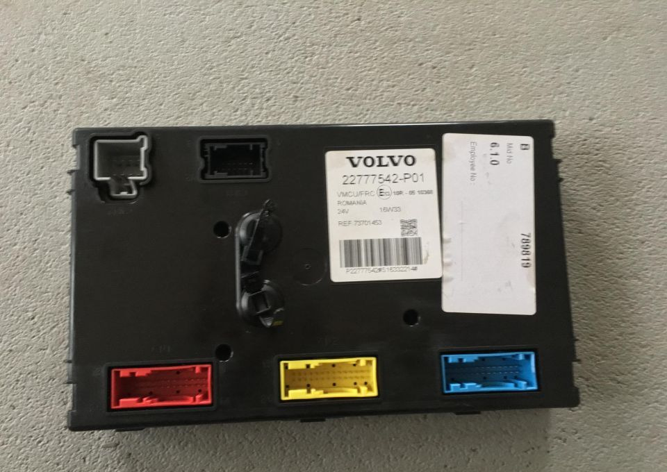 STEROWNIK KOMPUTER VOLVO 73701453 24V VMCU/FRC E13 - Блок за управление за Камион: снимка 2 STEROWNIK KOMPUTER VOLVO 73701453 24V VMCU/FRC E13 - Блок за управление за Камион: снимка 2