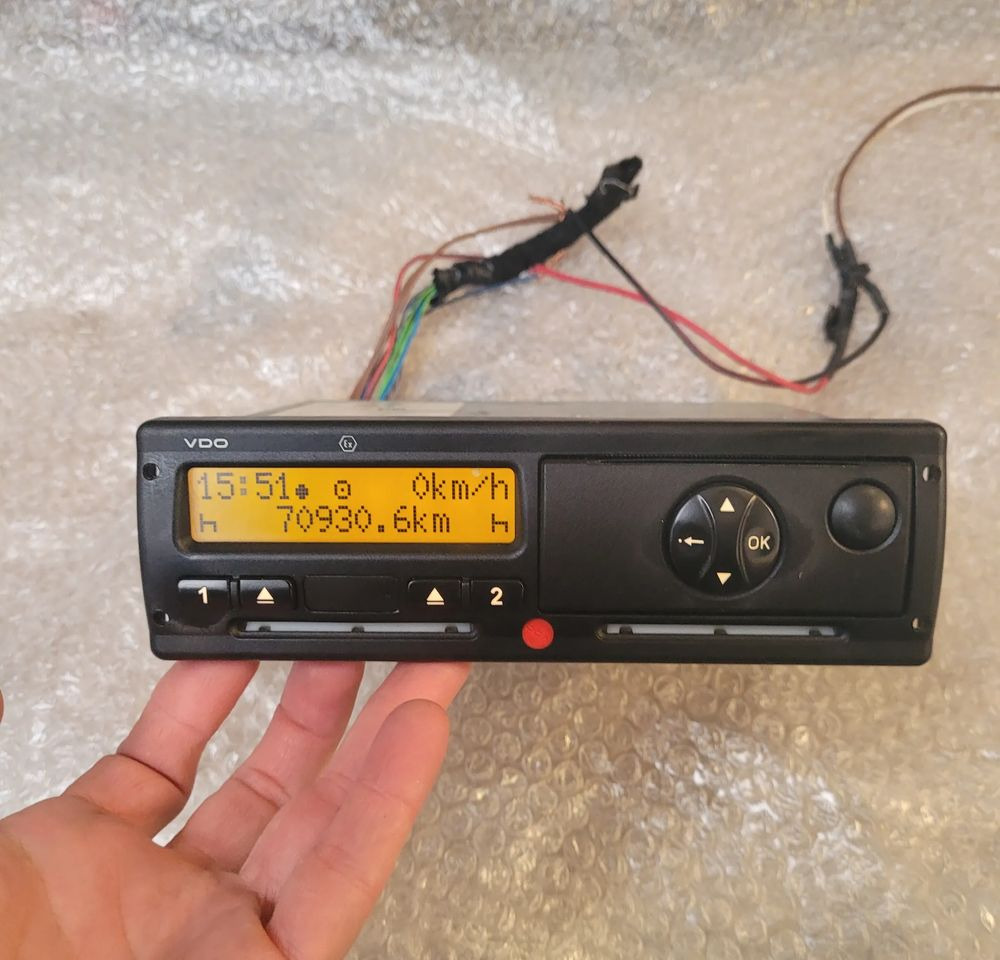 TACHOGRAF MERCEDES ACTROS A0024463633 R.2.1 - Тахограф за Камион: снимка 1 TACHOGRAF MERCEDES ACTROS A0024463633 R.2.1 - Тахограф за Камион: снимка 1