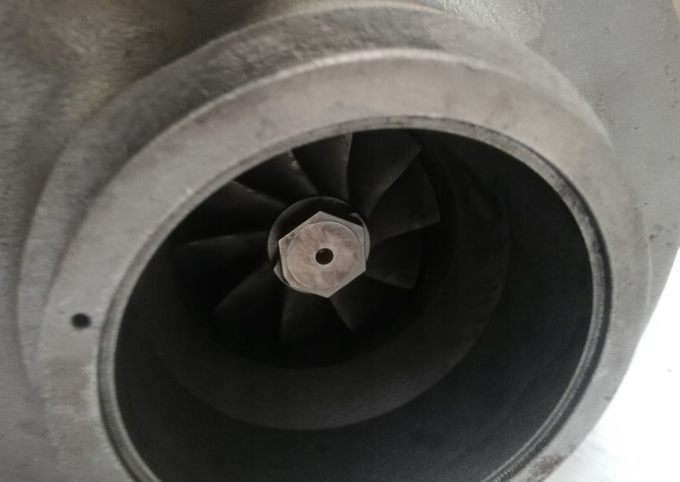 TURBINA IVECO STRALIS HI WAY 500060568 - Турбина: снимка 2 TURBINA IVECO STRALIS HI WAY 500060568 - Турбина: снимка 2