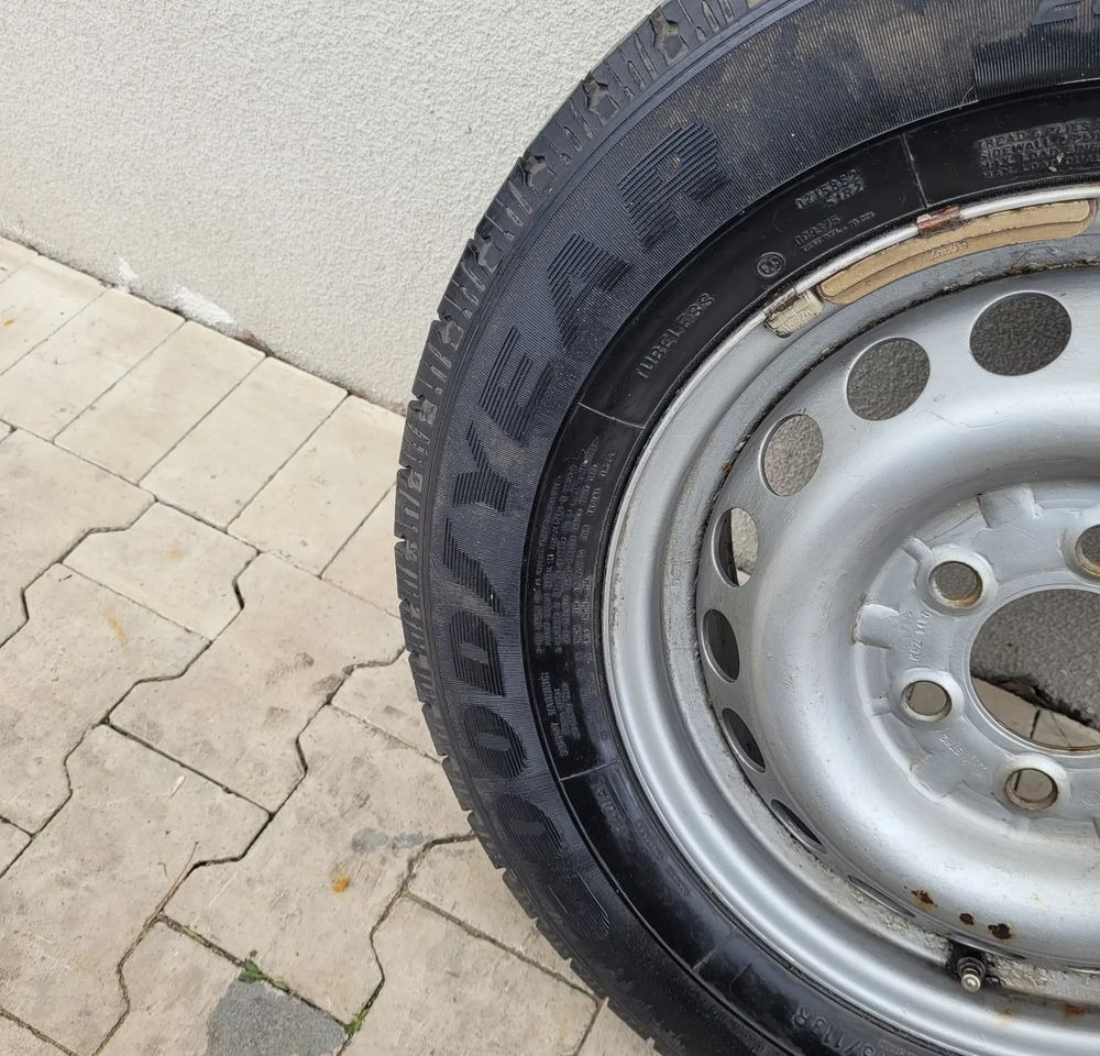 ZAPAS KOLO SPRINTER CRAFTER 235/65 R16C GOODYEAR - Комплект колела за Лекотоварен автомобил: снимка 4 ZAPAS KOLO SPRINTER CRAFTER 235/65 R16C GOODYEAR - Комплект колела за Лекотоварен автомобил: снимка 4