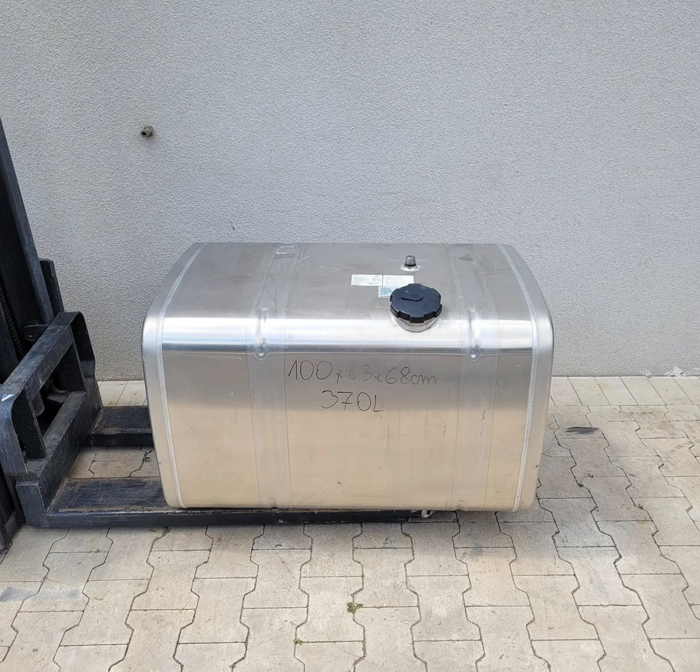 ZBIORNIK PALIWA MAN TGX 370L 81.12201-6798 100X63X68CM - Резервоар за гориво за Камион: снимка 1 ZBIORNIK PALIWA MAN TGX 370L 81.12201-6798 100X63X68CM - Резервоар за гориво за Камион: снимка 1