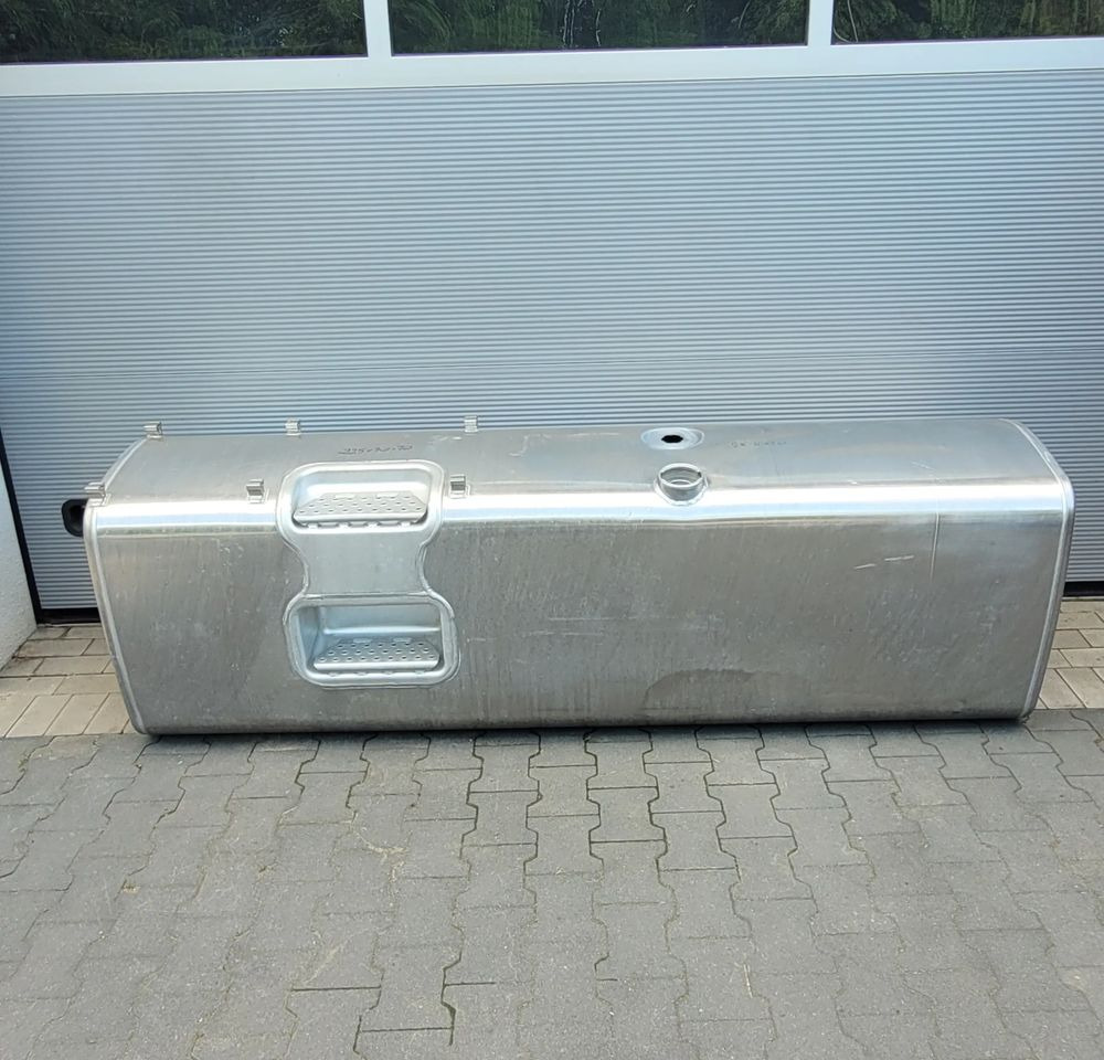 ZBIORNIK PALIWA VOLVO FH4 FM RENAULT 21442020 225X70X70CM - Резервоар за гориво за Камион: снимка 1 ZBIORNIK PALIWA VOLVO FH4 FM RENAULT 21442020 225X70X70CM - Резервоар за гориво за Камион: снимка 1