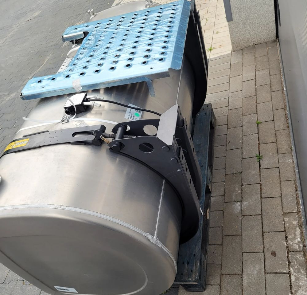 ZBIORNIK PALWA VOLVO FH4 FH5 FMX 21335687 155X70X70CM 620L CHWALIM116 - Горивна система за Камион: снимка 4 ZBIORNIK PALWA VOLVO FH4 FH5 FMX 21335687 155X70X70CM 620L CHWALIM116 - Горивна система за Камион: снимка 4