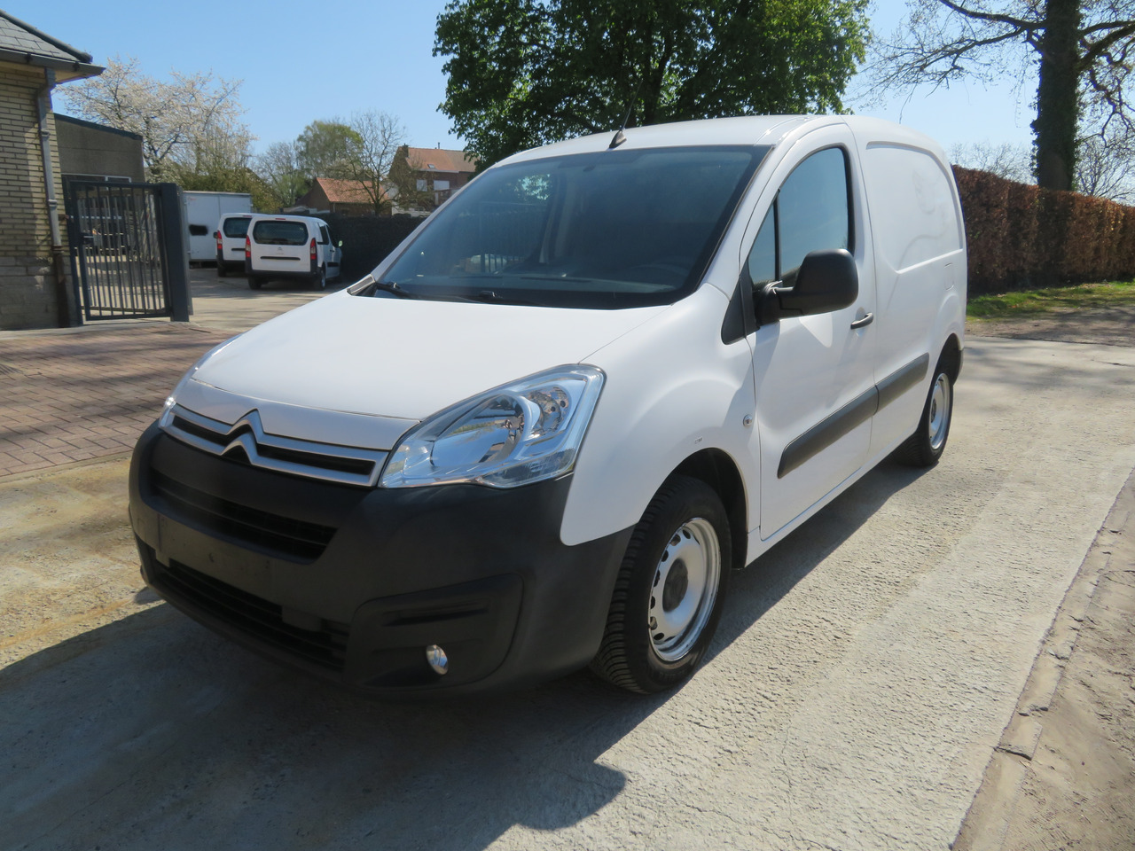 CITROËN Berlingo 1.6 BlueHDi CLUB - Товарен бус: снимка 3 CITROËN Berlingo 1.6 BlueHDi CLUB - Товарен бус: снимка 3