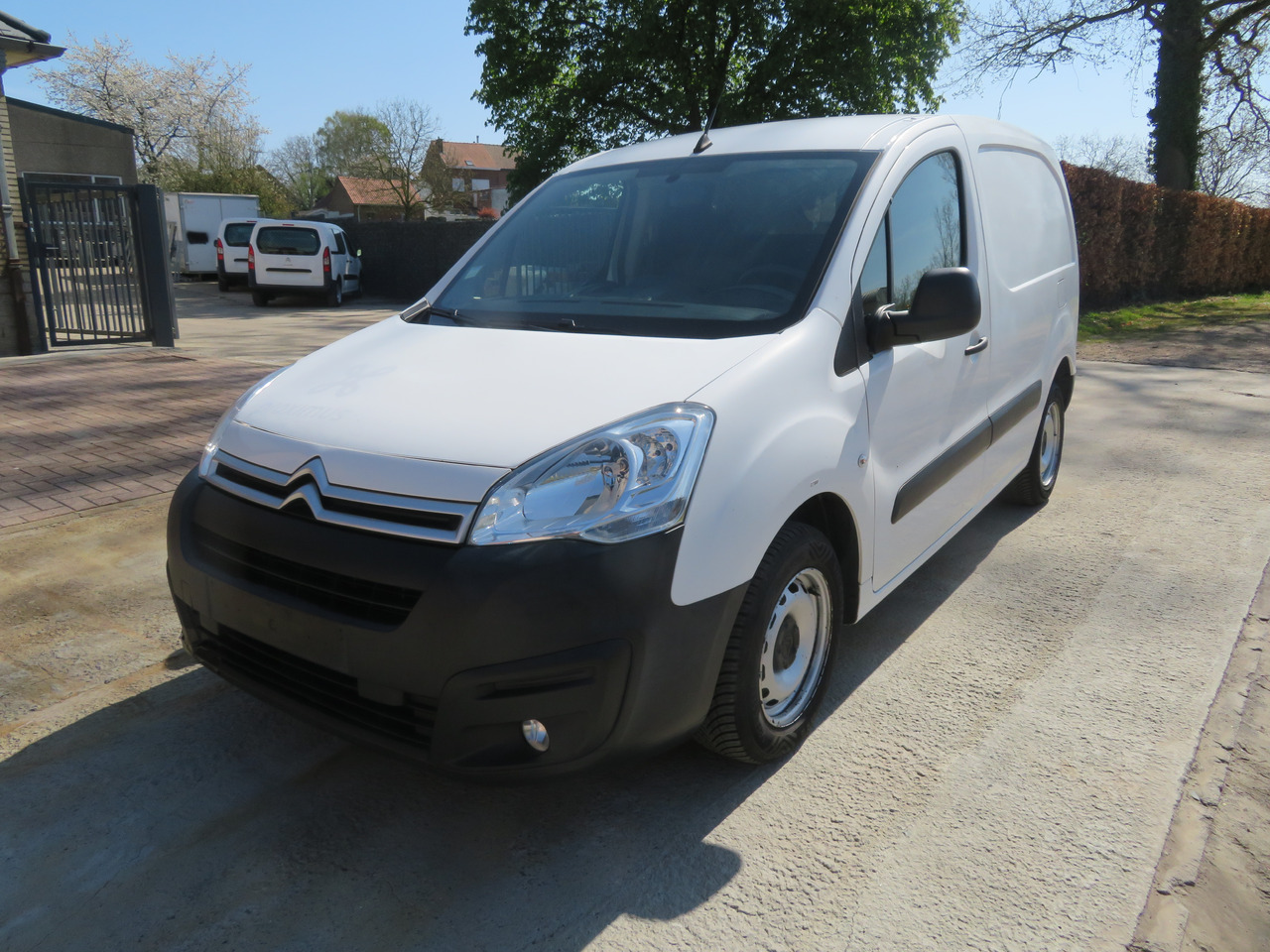 CITROËN Berlingo 1.6 BlueHDi CLUB - Товарен бус: снимка 3 CITROËN Berlingo 1.6 BlueHDi CLUB - Товарен бус: снимка 3