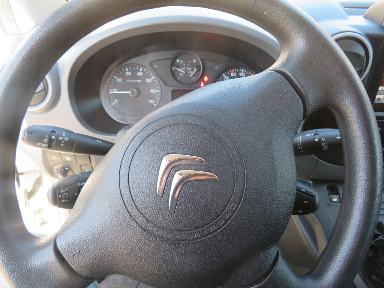 Товарен бус CITROËN Berlingo 1.6 BlueHDi CLUB: снимка 16