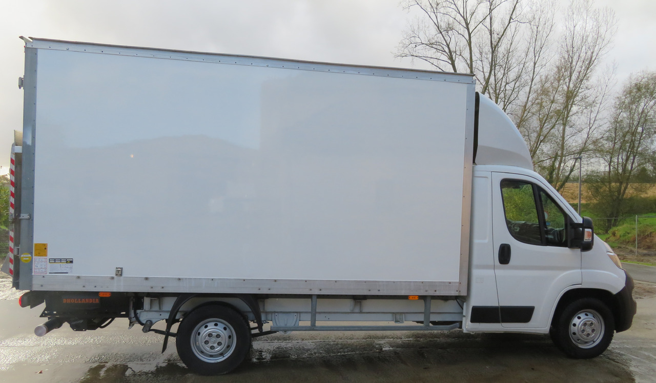 Лекотоварен автомобил фургон Citroën Jumper 2.0 Blue HDi: снимка 9