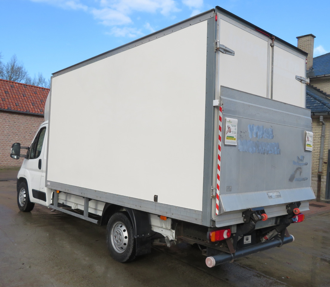 Лекотоварен автомобил фургон Citroën Jumper 2.0 Blue HDi: снимка 6