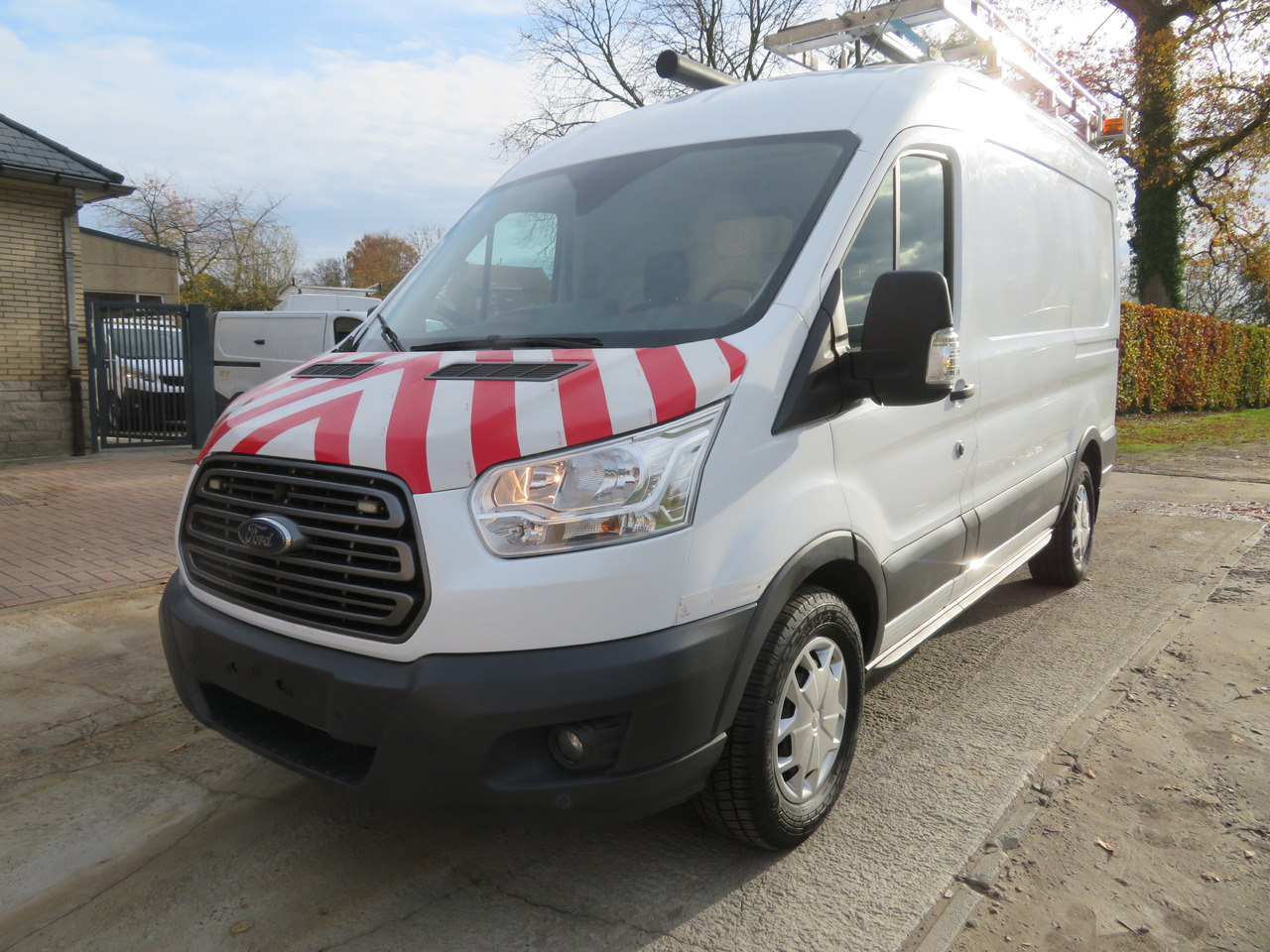 Ford Transit 2.0TDCi - L2H2 - Товарен бус: снимка 3 Ford Transit 2.0TDCi - L2H2 - Товарен бус: снимка 3
