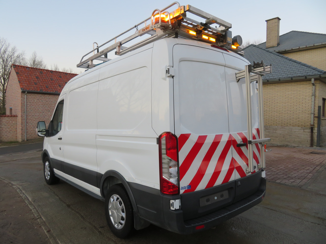 Ford Transit 2.0TDCi - L2H2 - Товарен бус: снимка 5 Ford Transit 2.0TDCi - L2H2 - Товарен бус: снимка 5