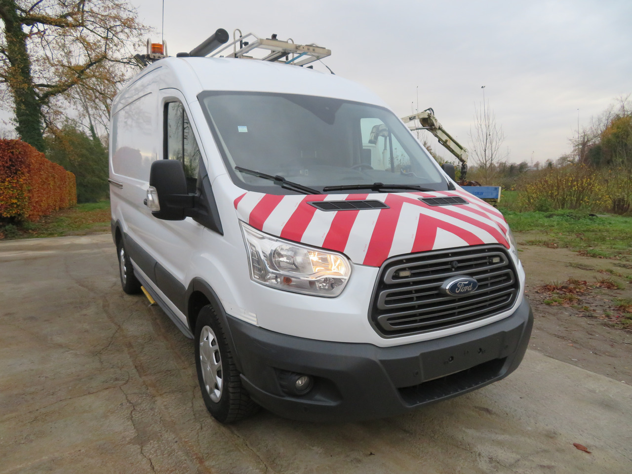 Ford Transit 2.0TDCi - L2H2 - Товарен бус: снимка 1 Ford Transit 2.0TDCi - L2H2 - Товарен бус: снимка 1
