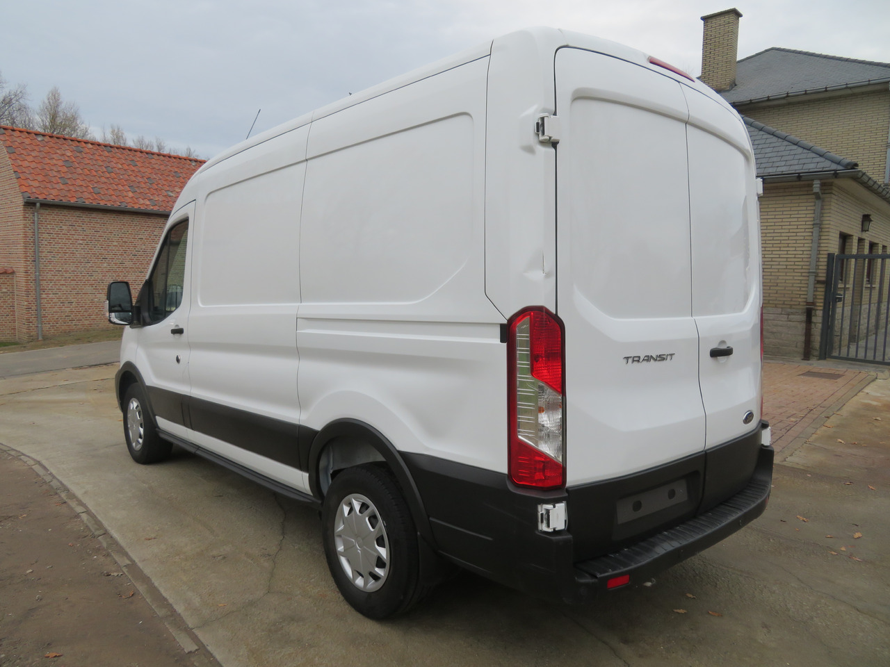 Ford Transit 2.0TDCi TREND - L2H2 - Товарен бус: снимка 5 Ford Transit 2.0TDCi TREND - L2H2 - Товарен бус: снимка 5