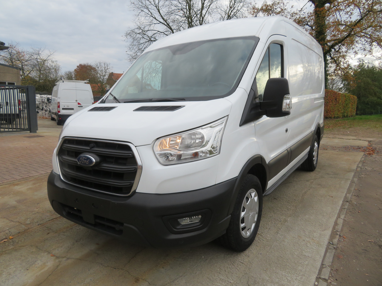 Ford Transit 2.0TDCi TREND - L2H2 - Товарен бус: снимка 3 Ford Transit 2.0TDCi TREND - L2H2 - Товарен бус: снимка 3