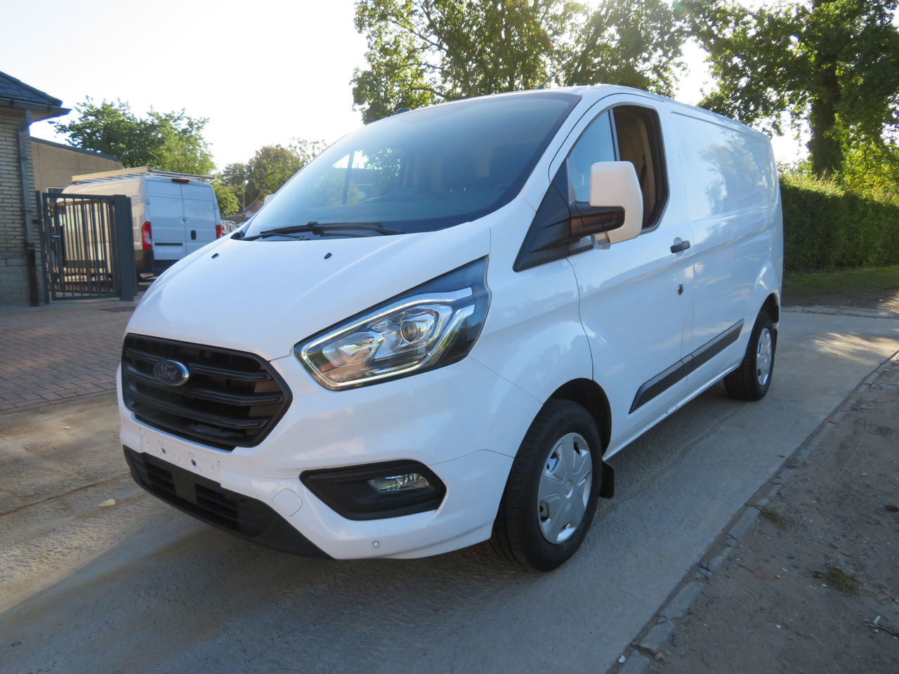 Ford Transit Custom 2.0 Trend - Малък ван: снимка 3 Ford Transit Custom 2.0 Trend - Малък ван: снимка 3