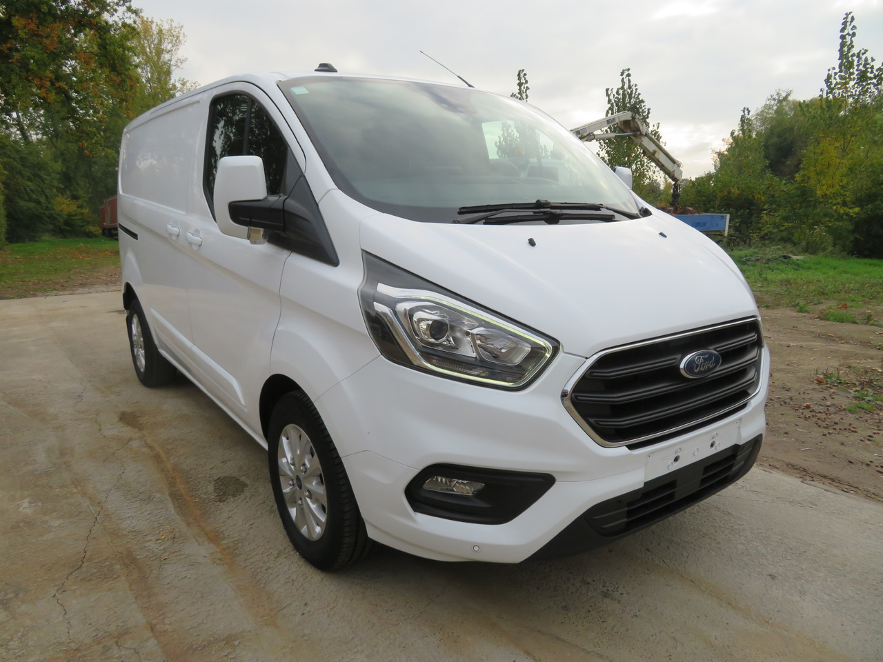 Ford Transit Custom 2.0tdci - Малък ван: снимка 1 Ford Transit Custom 2.0tdci - Малък ван: снимка 1