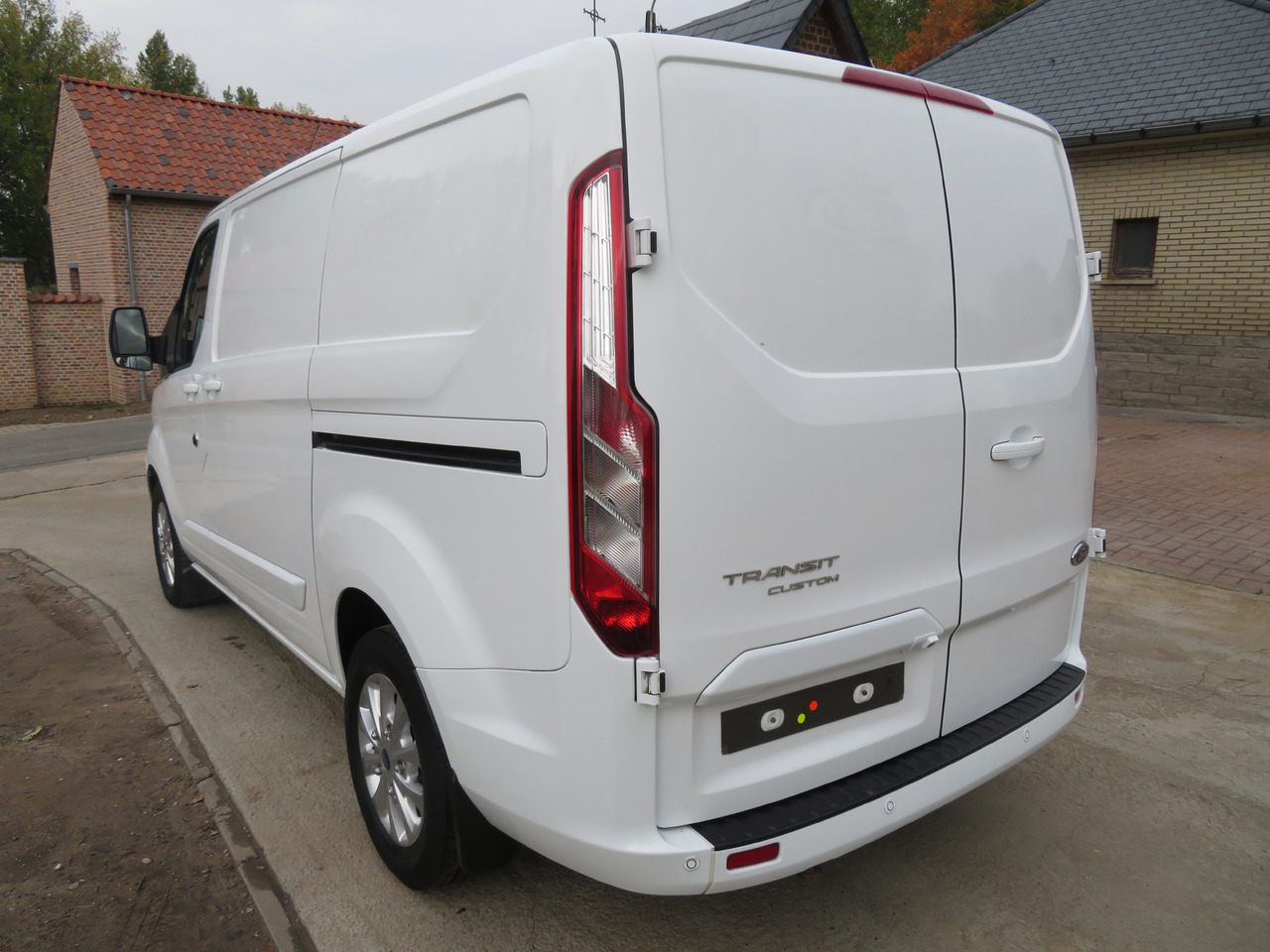 Ford Transit Custom 2.0tdci - Малък ван: снимка 5 Ford Transit Custom 2.0tdci - Малък ван: снимка 5