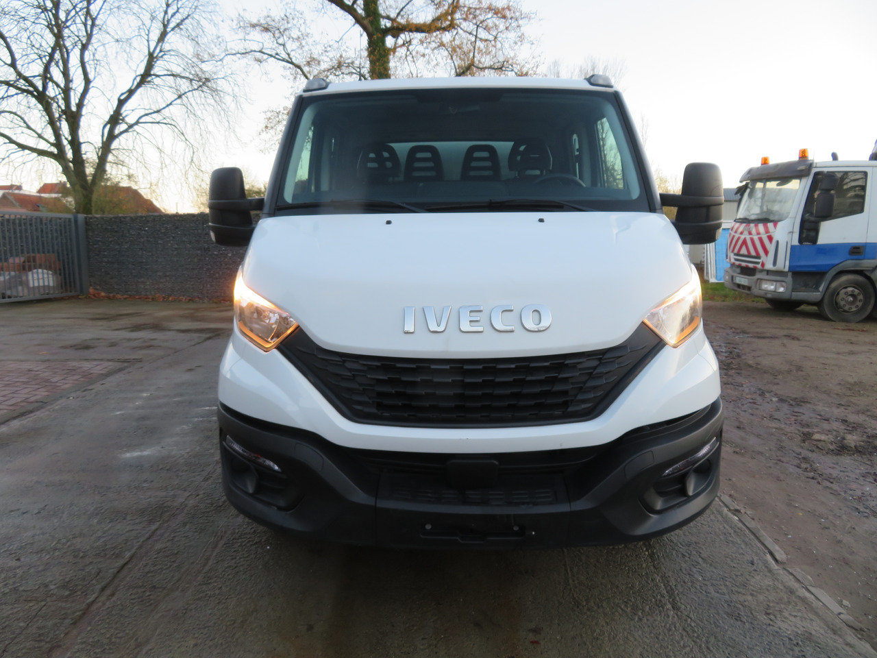 Iveco Daily 35C16 3.0 - Бус самосвал, Бус с двойна кабина: снимка 2 Iveco Daily 35C16 3.0 - Бус самосвал, Бус с двойна кабина: снимка 2
