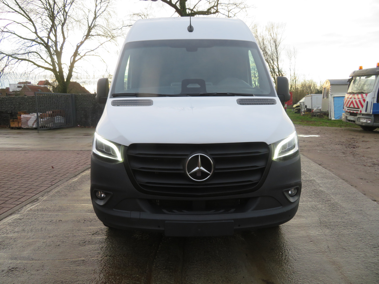 Mercedes-Benz Sprinter 317cdi - PRO edition 9GTronic - Товарен бус: снимка 2 Mercedes-Benz Sprinter 317cdi - PRO edition 9GTronic - Товарен бус: снимка 2