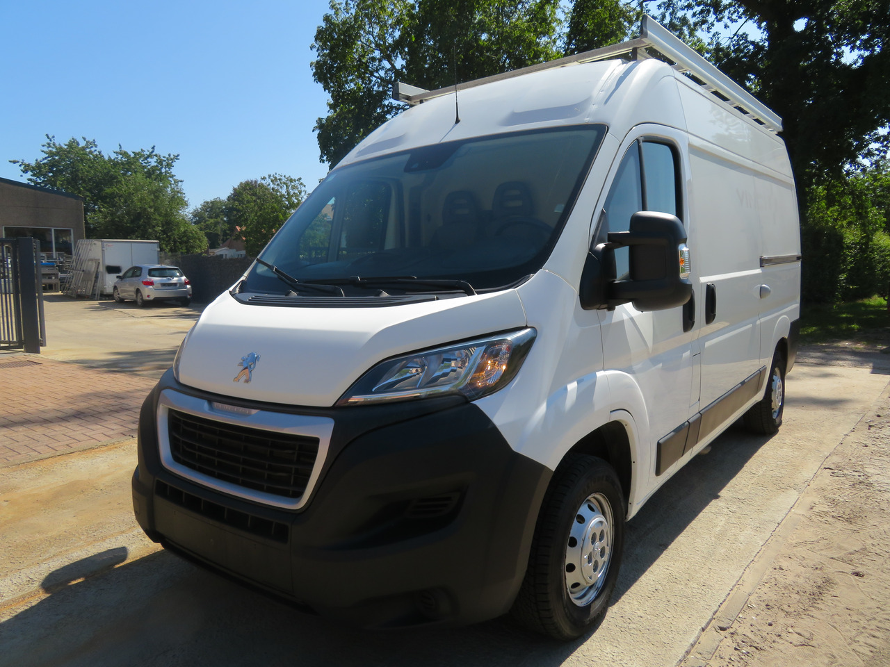 PEUGEOT Boxer 2.2 BlueHDI L2H2 - Товарен бус: снимка 3 PEUGEOT Boxer 2.2 BlueHDI L2H2 - Товарен бус: снимка 3