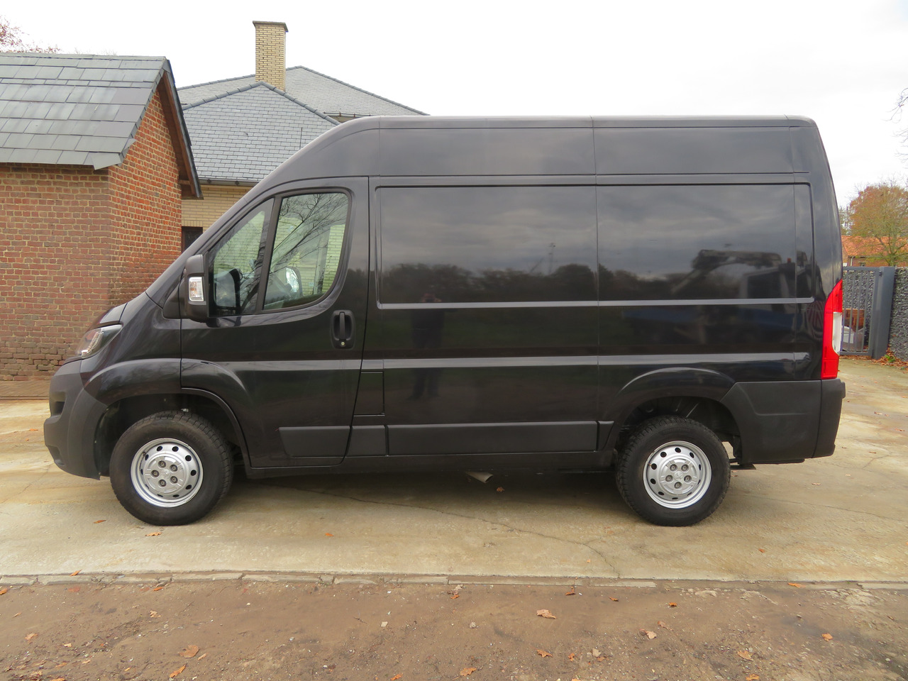 Peugeot Boxer 2.2 BlueHDI L1H2 premium - Малък ван: снимка 4 Peugeot Boxer 2.2 BlueHDI L1H2 premium - Малък ван: снимка 4