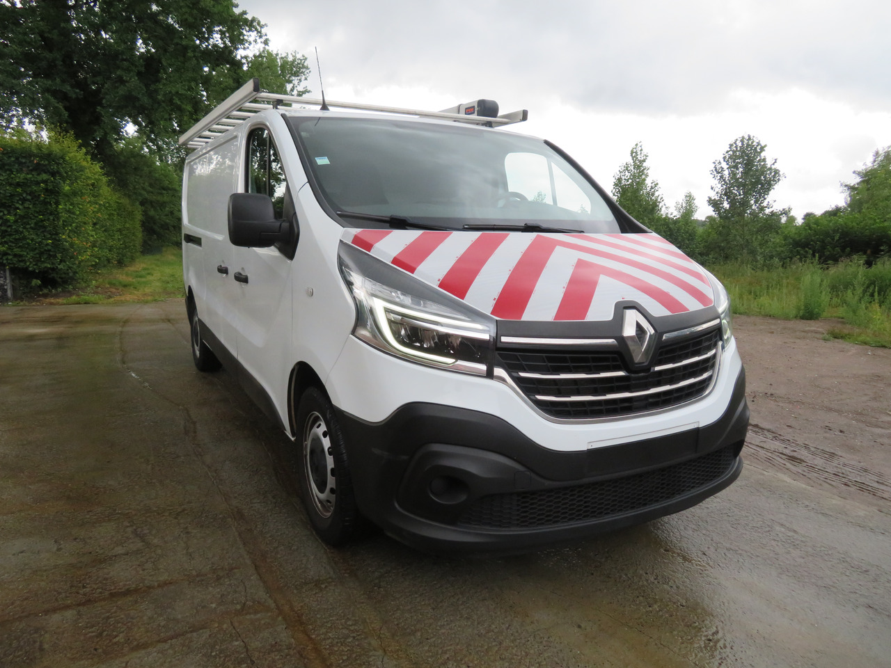 RENAULT Trafic 2.0dCi - L2H1 - Малък ван: снимка 1 RENAULT Trafic 2.0dCi - L2H1 - Малък ван: снимка 1