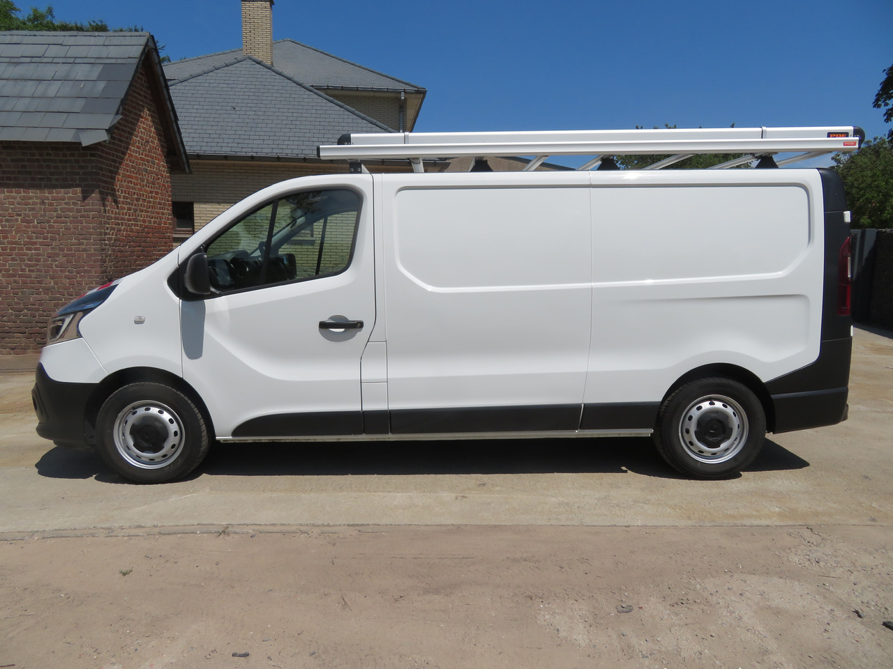 RENAULT Trafic 2.0dCi - L2H1 - Малък ван: снимка 4 RENAULT Trafic 2.0dCi - L2H1 - Малък ван: снимка 4
