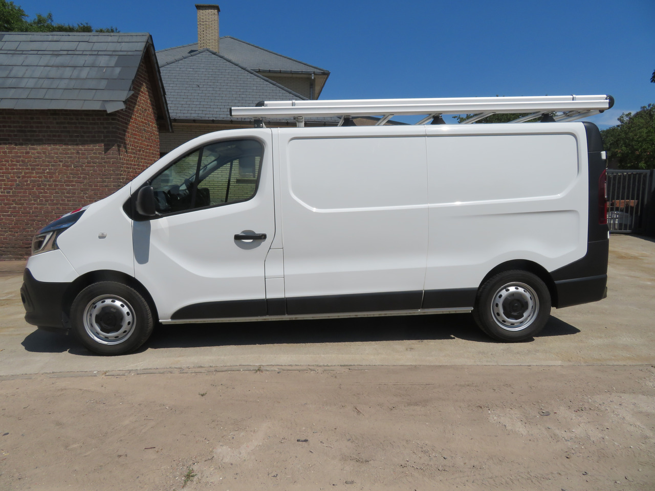 RENAULT Trafic 2.0dCi - L2H1 - Малък ван: снимка 4 RENAULT Trafic 2.0dCi - L2H1 - Малък ван: снимка 4
