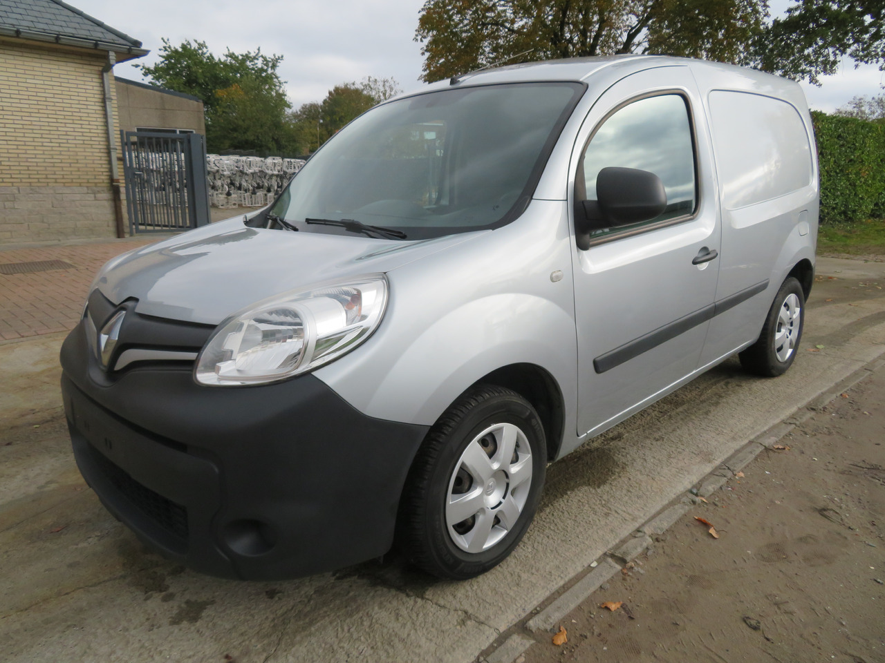 Renault Kangoo 1.5dCi - Малък ван: снимка 3 Renault Kangoo 1.5dCi - Малък ван: снимка 3