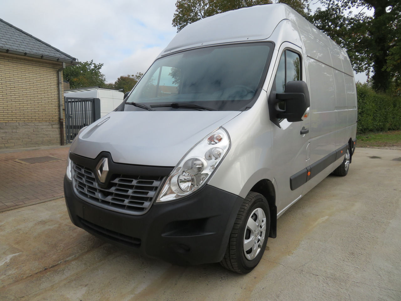 Renault Master 2.3dCi Grand Confort - L3H3 - Товарен бус: снимка 3 Renault Master 2.3dCi Grand Confort - L3H3 - Товарен бус: снимка 3