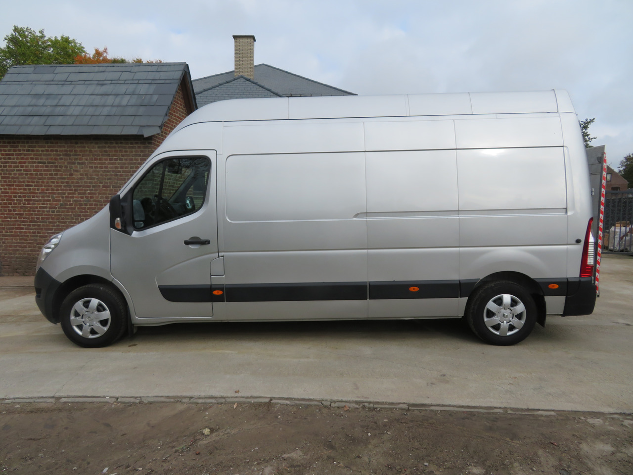 Renault Master 2.3dCi Grand Confort - L3H3 - Товарен бус: снимка 4 Renault Master 2.3dCi Grand Confort - L3H3 - Товарен бус: снимка 4