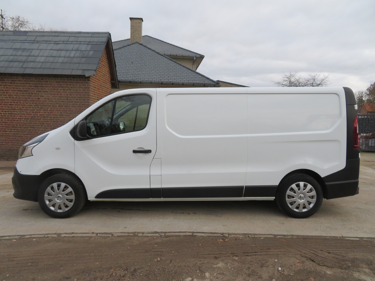 Renault Trafic 1.6dCi Grand Confort - L2H1 - Малък ван: снимка 4 Renault Trafic 1.6dCi Grand Confort - L2H1 - Малък ван: снимка 4