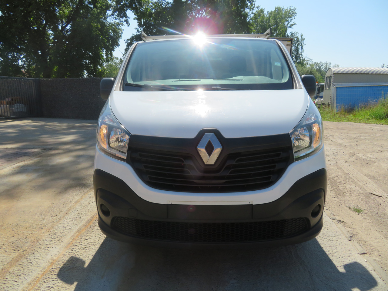Renault Trafic 1.6dCi Grand Confort - L2H1 - Малък ван: снимка 2 Renault Trafic 1.6dCi Grand Confort - L2H1 - Малък ван: снимка 2