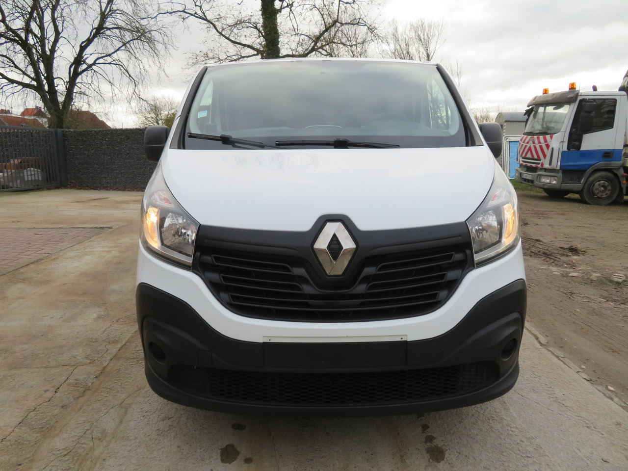 Renault Trafic 1.6dCi Grand Confort - L2H1 - Малък ван: снимка 2 Renault Trafic 1.6dCi Grand Confort - L2H1 - Малък ван: снимка 2